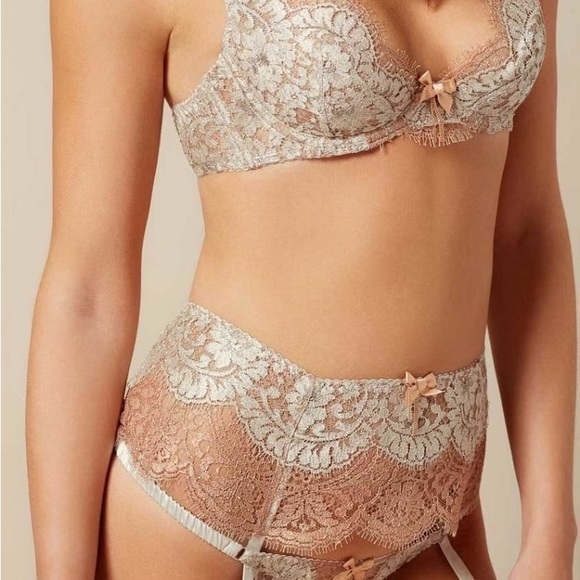 Agent Provocateur Lorelli Silver Set 🤍36B (US) 14B (AU) & size 4 (large). - Picture 3 of 8
